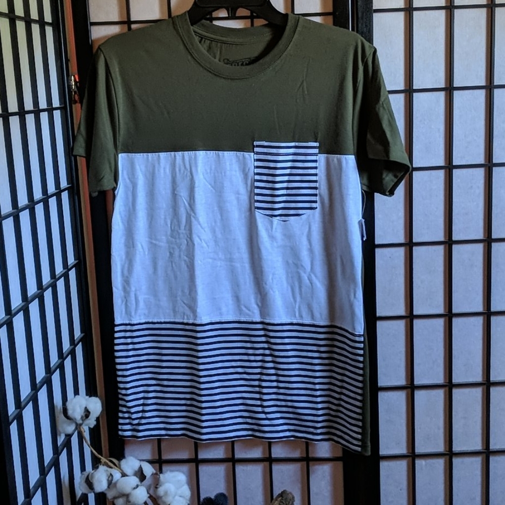 NWT men's size S shirt by Journey's.